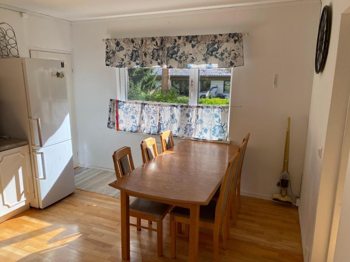 Apartamento Maentyharju Keskus, Yksityishuoneita Keittioellae Tai Koko 88M2 Asunto Exterior foto